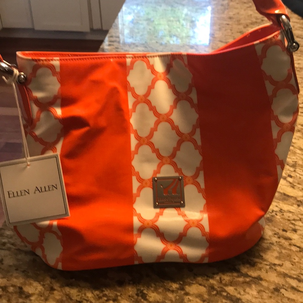 Ellen Allen bucket bag.